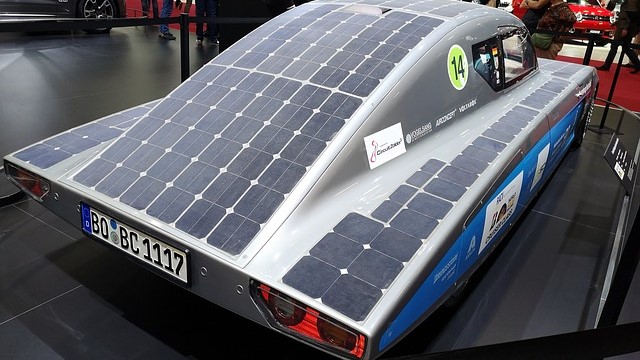 mobil tenaga surya