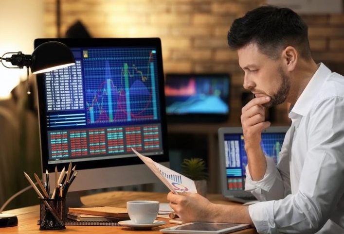 Which is more profitable for Forex trading or my business?